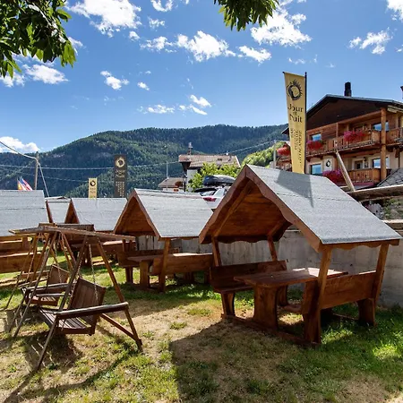 De Charme Jour Et Nuit Bed & Breakfast 4*