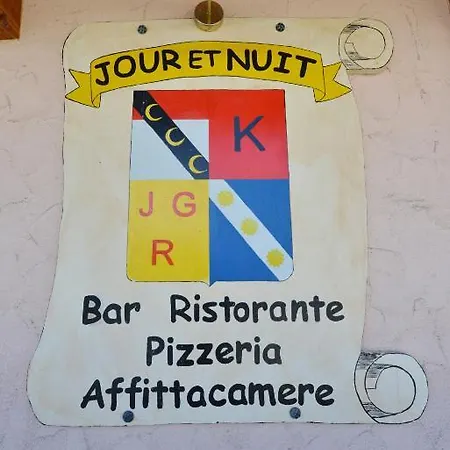 De Charme Jour Et Nuit Oda ve Kahvaltı